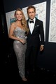 Blake Lively és Ryan Reynolds kétségtelenül az est egyik legelegánsabb párosa voltak. A színésznő egy ezüst, flitteres Tamara Ralph kreációban ragyogott, férje pedig  fekete szmokingot viselt. 