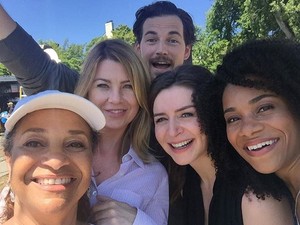 Micsoda? A Grace klinika új előzetesében Meredith ezzel a dokival hempereg