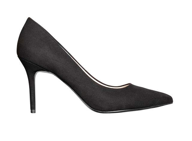 A bohém szoknyát és a tengerészkabátodat bátran viselheted magas sarkú cipővel is. A stylistjaink azt is imádják, ha nincs rajtad harisnya, vagy ha hideg van, és muszáj felhúzni egyet, válassz egy csipkésebb, bohémabb pamut verziót. C&A 4590 Ft