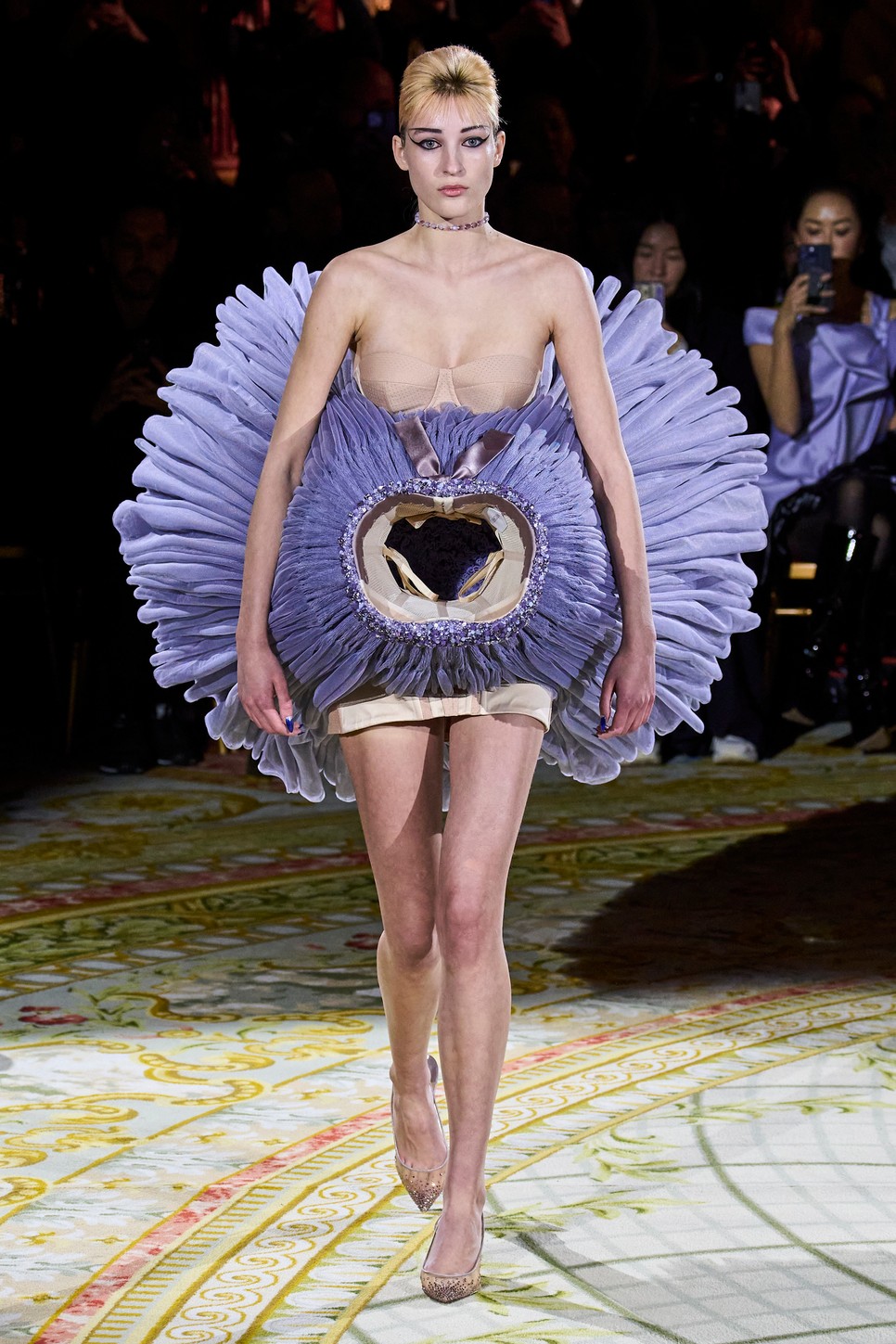 A Viktor & Rolf ismét emlékezetes divatbemutatóval készült