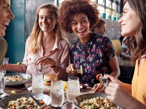 Ez a tökéletes időpont a vacsorához a tudomány szerint