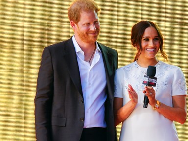 Meghan Markle szettjei egyre merészebbek New York-ban, mi pedig szóhoz sem jutunk tőle!