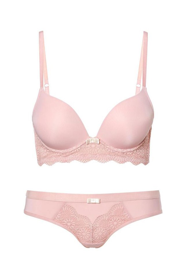 Push-up melltartó és bugyi C&A 3590 Ft, 1990 Ft helyett 2870 Ft, 1592 Ft