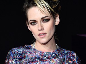 Kristen Stewart próbált nagyon szexi lenni, de ez a ruha egy tévedés