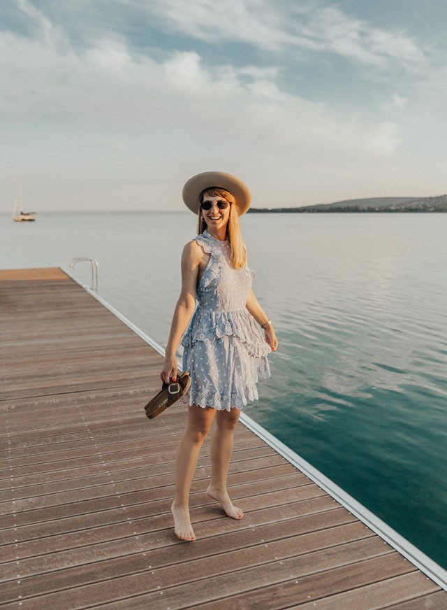 Lángi Dorka pöttyös ruhája egy igazi klasszikus darab