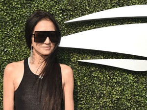Csak ámulunk! A 74 éves Vera Wang 18 évesnek néz ki fürdőruhás fotóin