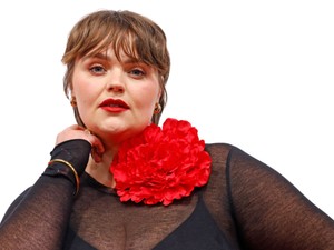 Charlotte Kuhrt: Hidd el, szép vagy, értékes vagy, és mindegy, mekkora a ruhaméreted!