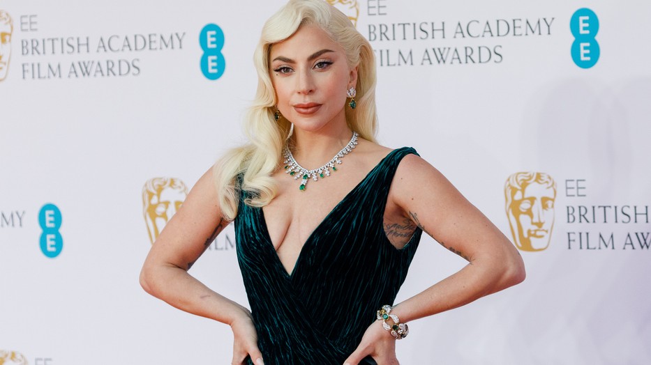 Lady Gaga két lélegzetelállító ruhát is mutatott magán a hétvégi díjátadókon