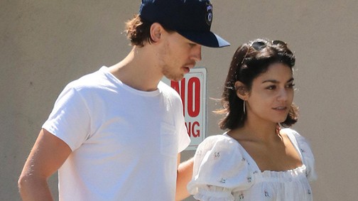 Austin Butler eléggé elengedte magát Vanessa Hudgens mellett