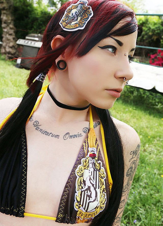 A Hugrabug-ház bikinije