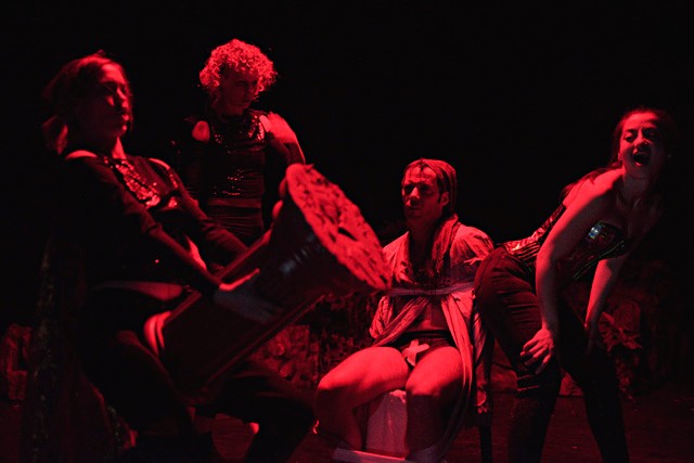 Bántalmazó nők, alárendelt férfiak - lehetséges ez? - Boross Martin mesélt a Védett Férfiak Kertje c. előadásról