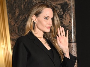 Angelina Jolie címlapfotója sokaknál kiverte a biztosítékot: keményen kritizálják a színésznőt a külseje miatt