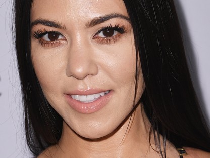 Sose gondoltuk volna, de Kourtney Kardashian és Ariana Grande durván hasonlítanak