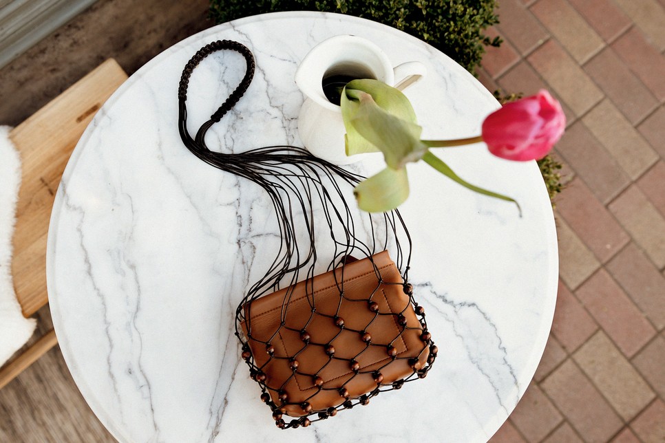 Táska MASSIMO DUTTI 23 995 Ft