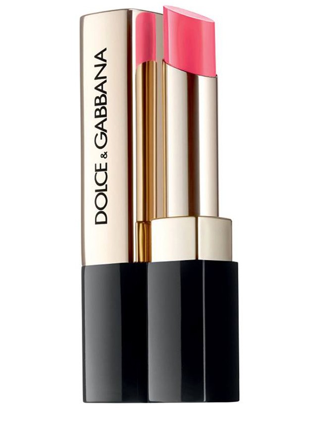 Emilia Clarke megmutatja, melyik a nyár legmenőbb rúzsa!