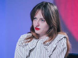 „A nők végre megérkeznek a saját erejükbe!” – Interjú Schultz Nórával, aki a Parlamenttől a TikTokig formálja a politikát