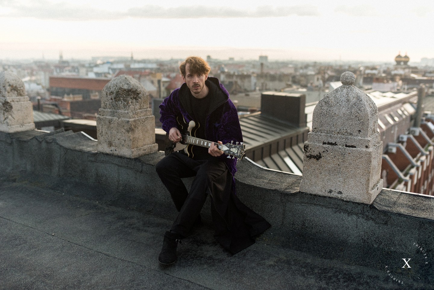 Ian Sullivan zenész az őszinteségről alkotott filozófiáját osztotta meg, ami nem csupán művészetének, hanem Budapesthez és a ZSIGMOND DORA menswearhez való vonzódásának alapja is.