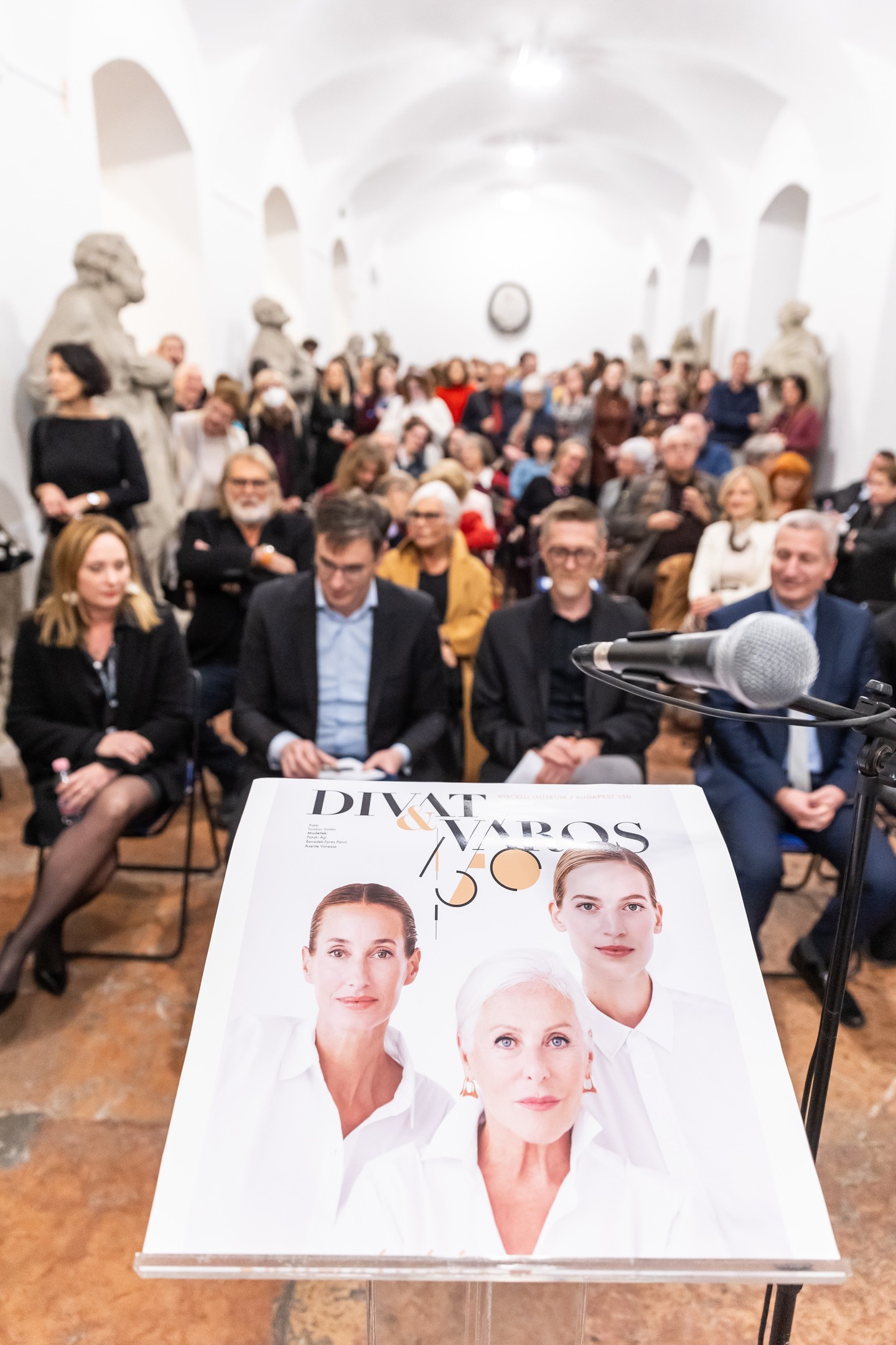 A Divat és város kiállítás