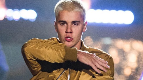Óriási! A H&M-nél MOST kaphatóak Justin Bieber menő turnécuccai