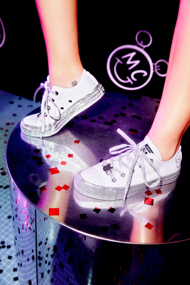 Minden darabját akarni fogod! Itt van Miley Cyrus vadiúj Converse kollekciója!