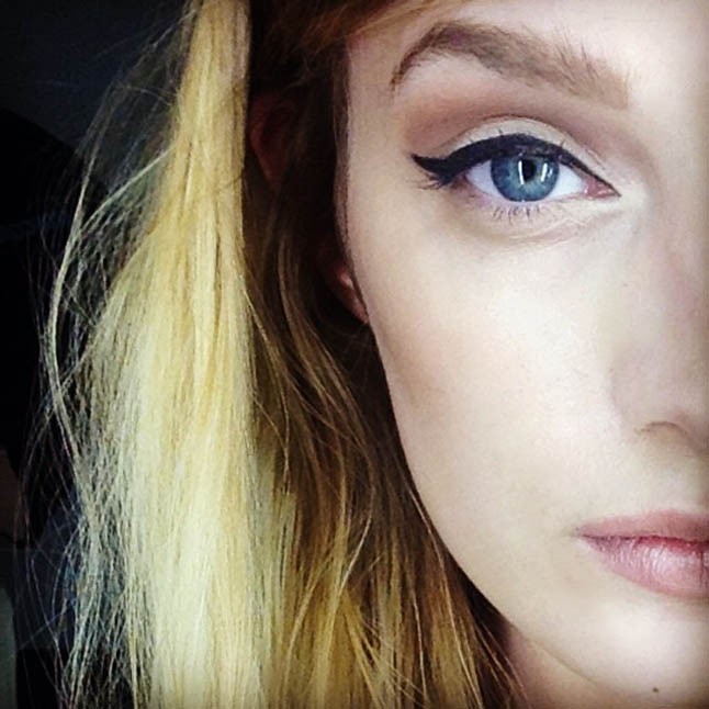 Hajdu Niki szerelmes a szemsminkjébe. Hát mi is.