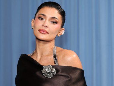 Kylie Jenner Timothée Chalamet nélkül, pucérruhában érkezett a Met-gálára