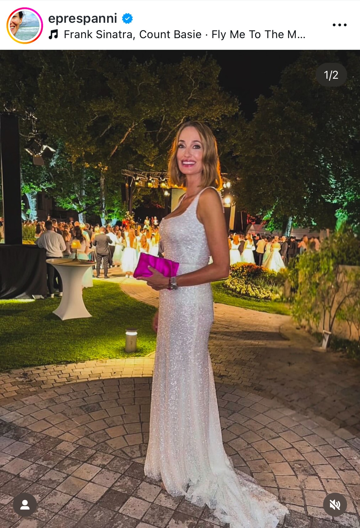 Epres Panni egy lélegzetelállító Daalarna ruhában érkezett az Anna-bálra.