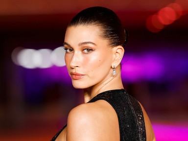 Hailey Bieber új hajszínre váltott, valami álomszép lett a végeredmény