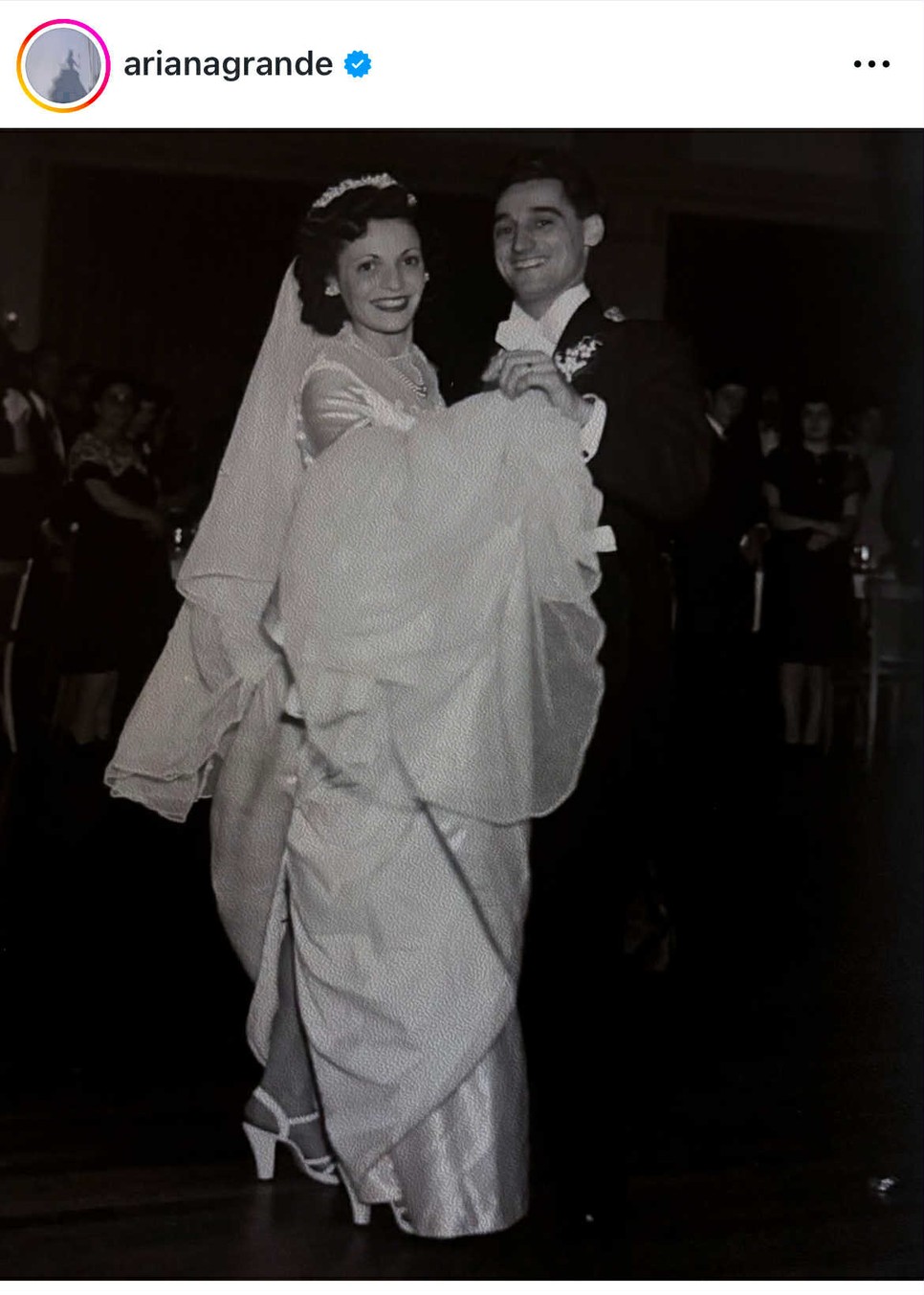 Ezzel a képpel búcsúzott nagymamájától Ariana Grande