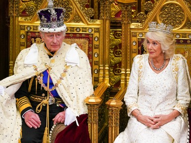 A királyi család úgy tiszteleg a néhai Erzsébet királynő előtt, mint még soha