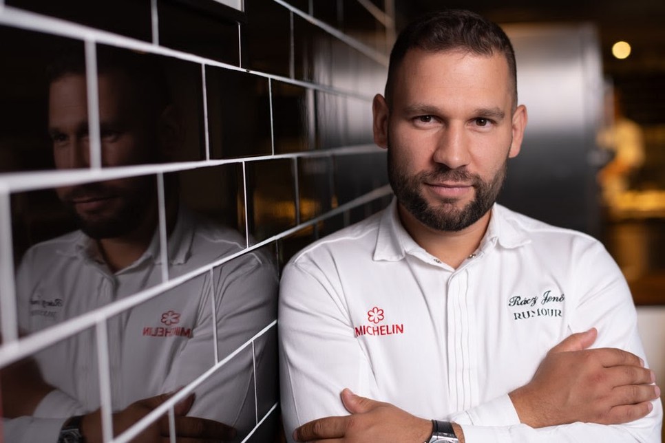 Rácz Jenő sztárséf olyan csodás étlapot állított össze a Portofino Beach Clubban, hogy örök emlék lesz az itt, a Lupa Beach csodás atmoszférájában elfogyasztott ebéd