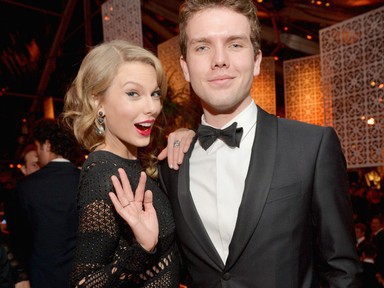 Ő Taylor Swift kisöccse és sokkal menőbb, mint gondolnád!
