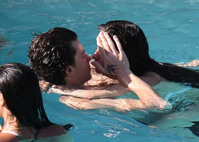 Shawn Mendes és Camila Cabello a legcukibb és legszexibb pár- strandolós képeik bizonyítják