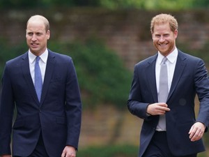 Harry herceg Vilmosnak öltözött, és még semmi nem állt ennyire jól neki