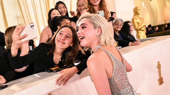 Florence Pugh extrém pucérruhája ellopta a 2024-es Oscar-gála műsorát