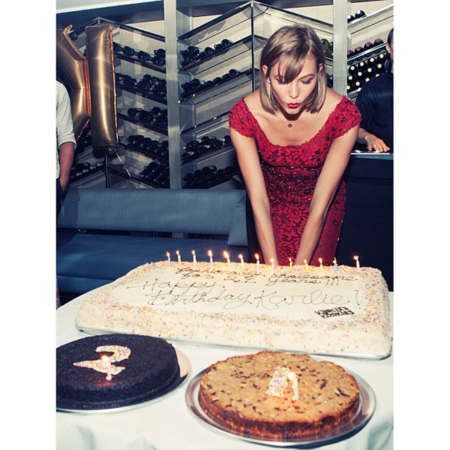 A hétvégén Karlie Kloss nagy Vogue-bulival ünnepelte a 21. születésnapját.