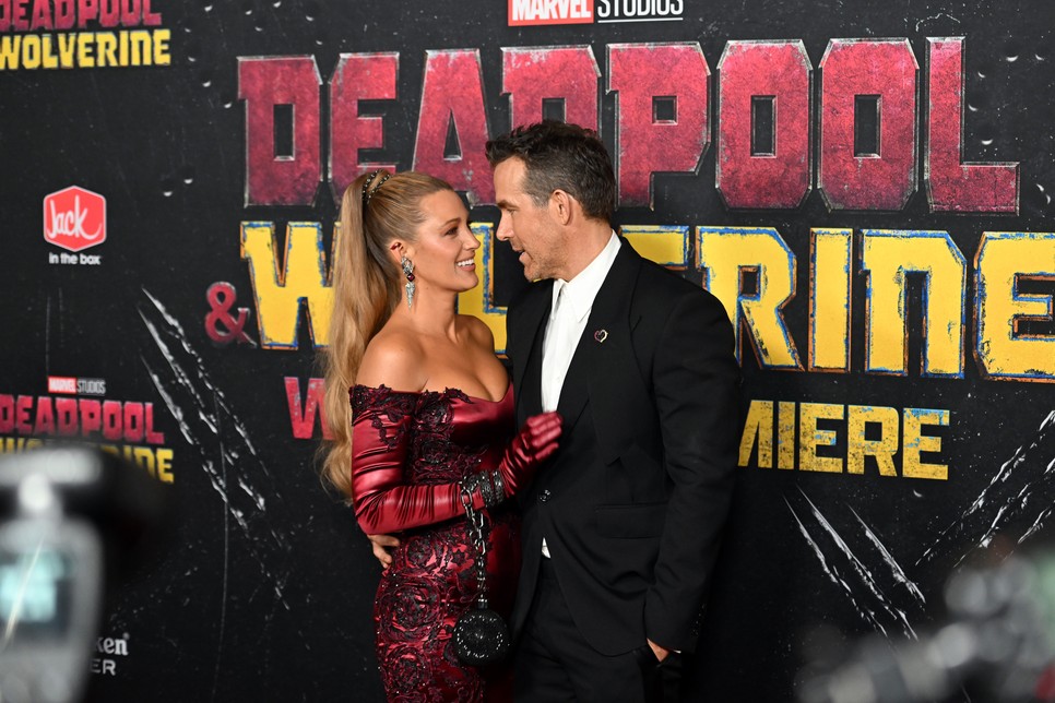 Blake Lively és Ryan Reynolds között 11 év a korkülönbség, kapcsolatuk Hollywood egyik legsikeresebb házasságának számít.