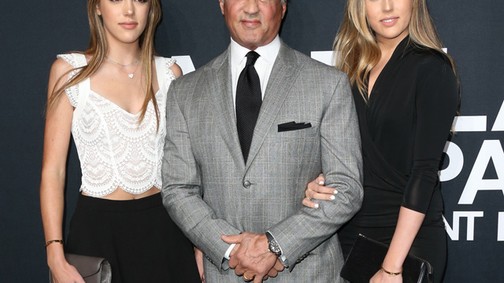 Sylvester Stallone szexi lányai felváltva villantanak nagyokat a családi nyaraláson!