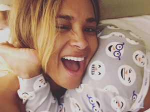 Szexelő barbik, grimaszoló kölykök: 7 sztár, akik megmutatták a gyerekvállalás legviccesebb oldalát