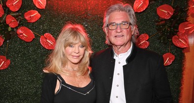 Negyven év után is friss szerelmesekként turbékolt a vörös szőnyegen Kurt Russell és Goldie Hawn, a pár boldogabb, mint valaha