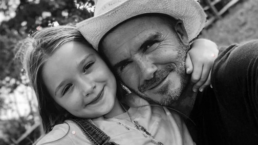 Az egész internet David Beckham lányának adott csókján veszekszik