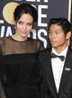 Angelina Jolie a 75. Golden Globe díjátadón 2018 januárjában fiával, Paxszal