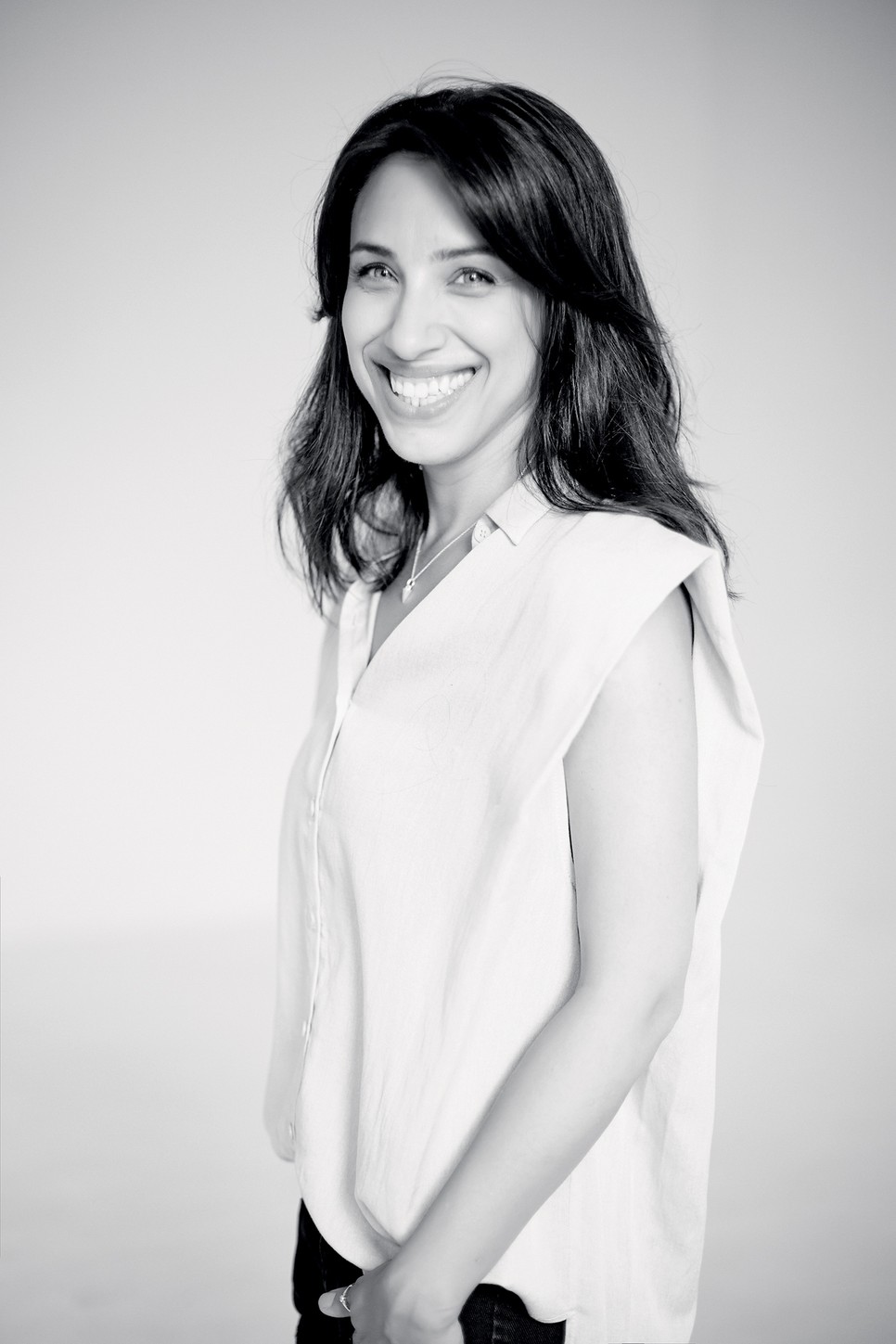 Kökény Nikoletta divatszerkesztő, natív specialista az, akihez a sztárok fordulnak segítségért a ruháikat illetően