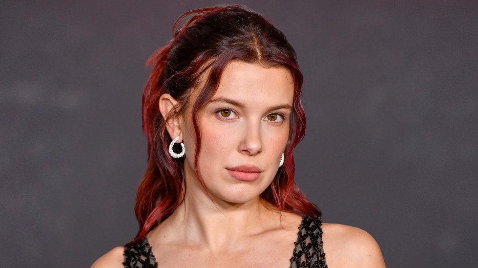 Millie Bobby Brown egy sokat mutató meztelenruhába bújt