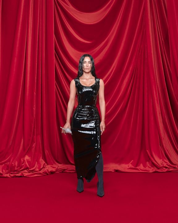 Balenciaga 2024 tavaszi-nyári kollekció