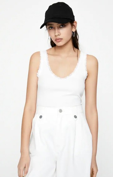 PULL AND BEAR 3995 Ft