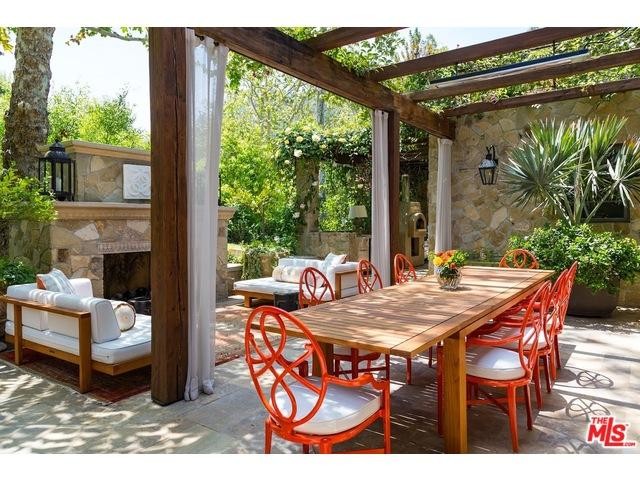 Jennifer Lopez új álomotthonától leesik az állad