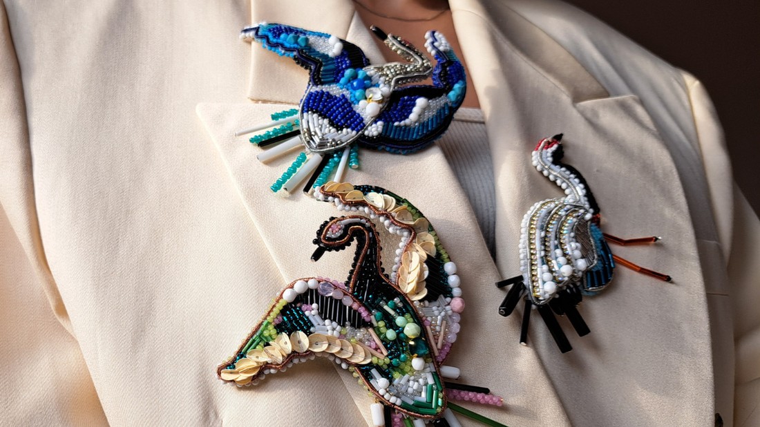 Czeglédi Mirjam kezdetben barátainak készített kitűzőket, majd elindította saját vállalkozását