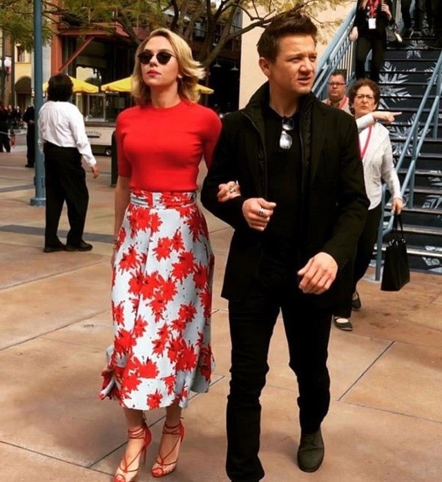 Scarlett Johansson és Jeremy Renner