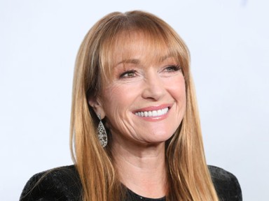 A 74 éves Jane Seymour fürdőruhás videójáért odáig vannak a rajongók: kiderült, mivel tartja magát formában a színésznő